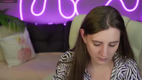 V A L E R Y  M U R online show from October 14, 7:05 pm