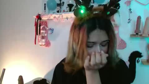 zoe online show from December 14, 7:41 pm