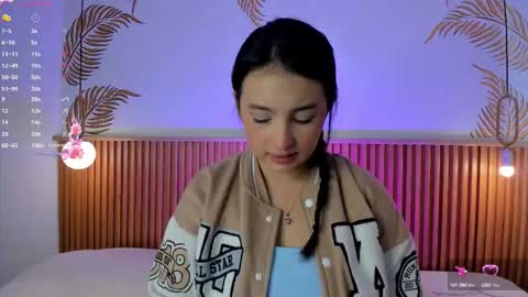 valleriie_ online show from October 12, 2:08 pm