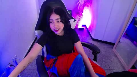 vallolett__ online show from February 3, 2:53 am