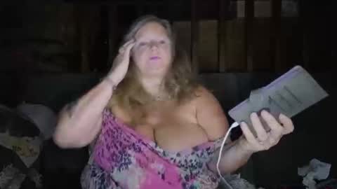 vampwoman online show from September 18, 6:01 am