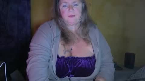 vampwoman online show from February 16, 9:31 am