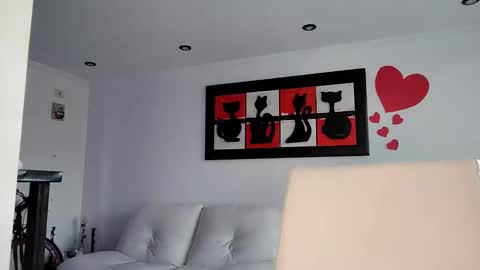 vanessa and samantha online show from February 18, 5:01 pm