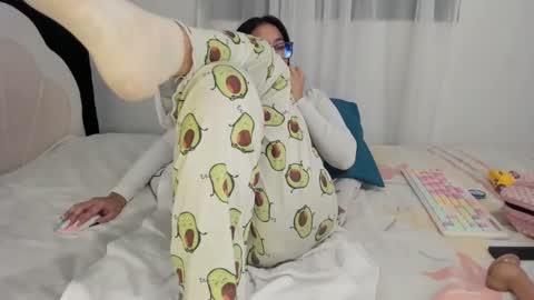 Vanessa online show from November 18, 4:02 am