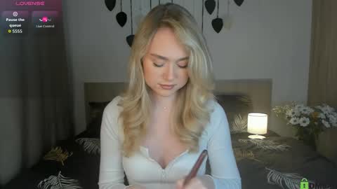 Vanessa Maes online show from October 20, 8:12 pm