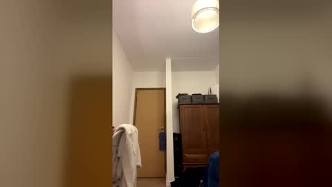 vanessareed_ online show from May 4, 9:29 pm