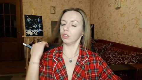 VanillaMuffin online show from February 5, 7:18 am