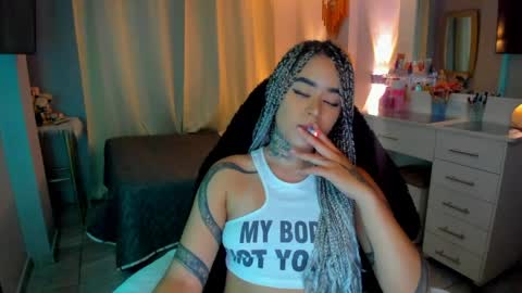 Vayolett Bass online show from April 2, 8:23 am