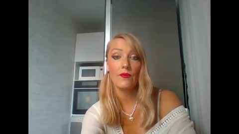 Veessa online show from October 16, 12:30 pm