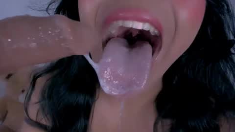 camila online show from December 5, 7:52 am