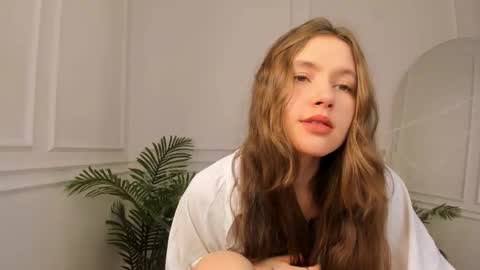 velvet_cherry online show from November 3, 4:22 pm