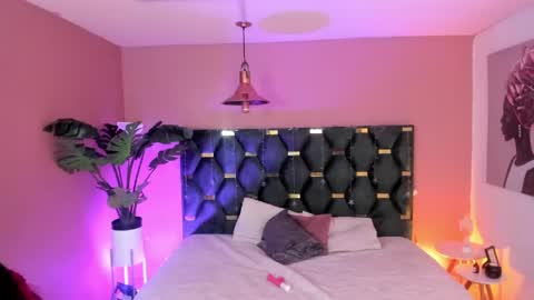 Isabella  online show from April 16, 11:43 am