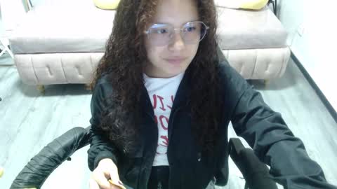 velvet_moon_v online show from November 18, 1:12 pm