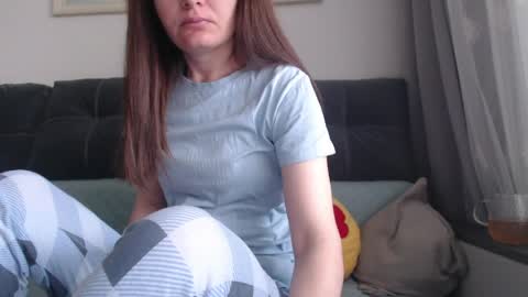 velvetmoon123 online show from April 13, 6:25 am