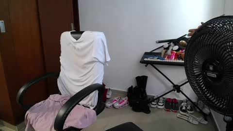 Venelope 3 online show from November 27, 8:01 pm