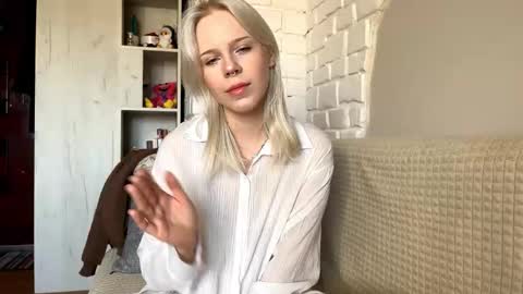 Lisa online show from November 1, 8:07 am