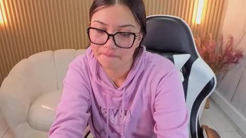 Venus  online show from December 16, 8:26 pm