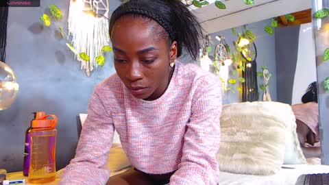 Venus online show from December 7, 8:49 pm