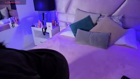 Vero online show from February 13, 4:22 am