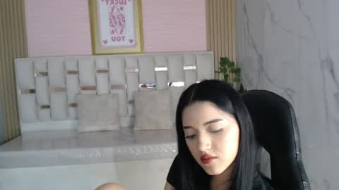 veronicaa_s online show from April 16, 9:39 pm