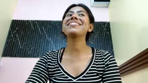 Veronica Robles online show from March 10, 7:18 pm