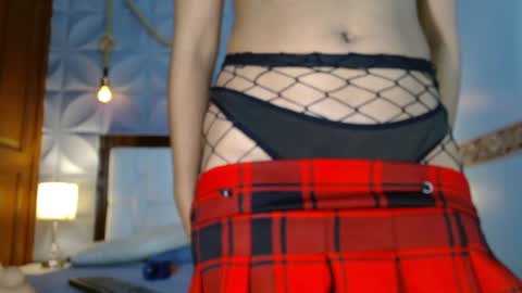 Veronica Robles online show from December 17, 5:04 pm