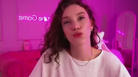 Veronica online show from October 2, 6:35 pm