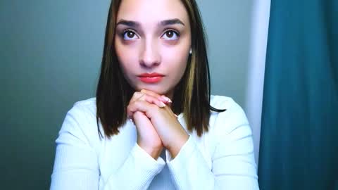 Ana online show from November 17, 1:34 pm