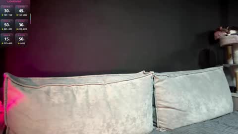 Esta online show from February 8, 4:11 pm