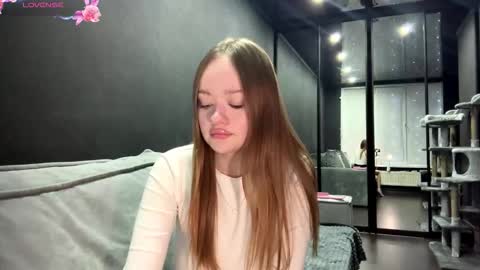 Esta online show from January 18, 4:36 pm