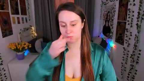 Camilla online show from March 8, 5:52 pm