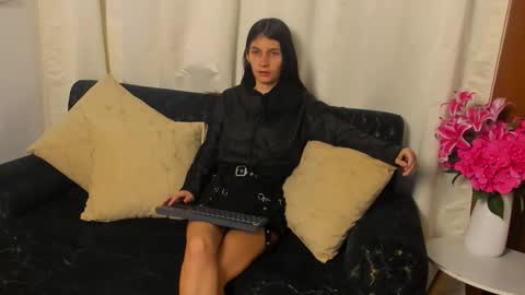 Victoria  online show from February 1, 2:49 pm