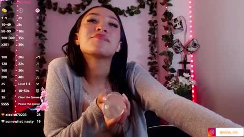 Victoria  online show from November 12, 3:15 am