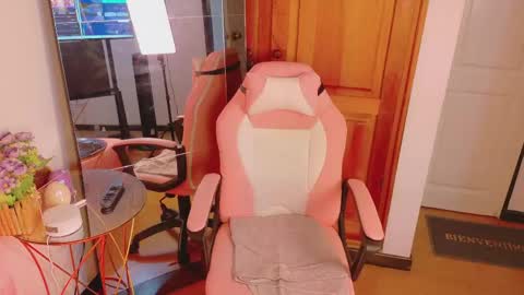 Victoria online show from April 25, 1:41 pm