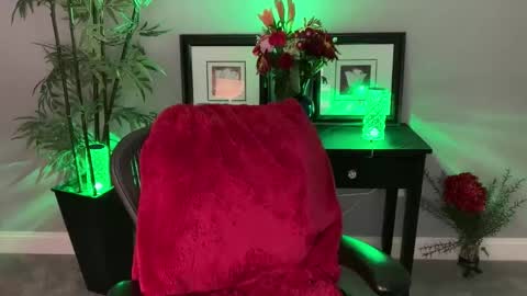 Victoria online show from November 13, 5:45 pm