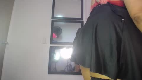 victoriamil1 online show from October 22, 8:25 pm