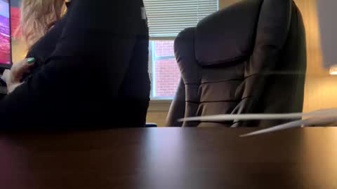 Victoria online show from November 13, 9:47 pm