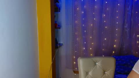 victoriia_henao_ online show from December 22, 4:39 am