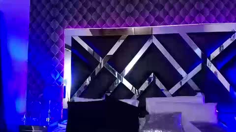 victtoria lee online show from September 8, 9:25 pm