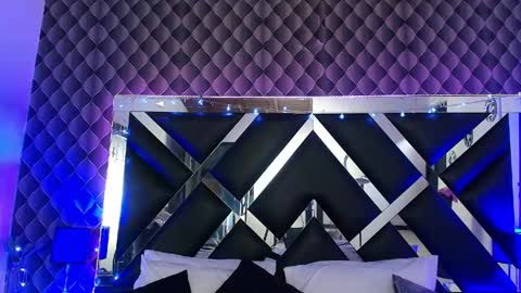 victtoria lee online show from April 18, 7:07 pm