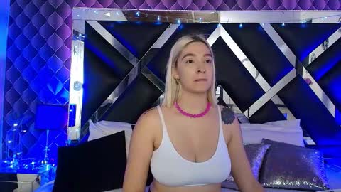 victtoria lee online show from March 10, 7:18 pm