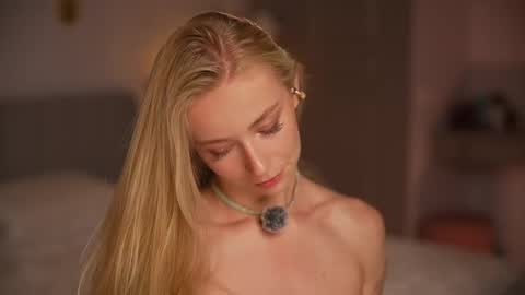 vika54784 online show from May 22, 5:49 am