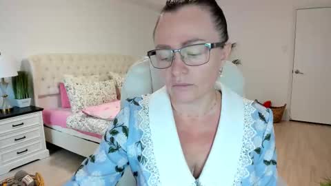 Ukrainian-woman online show from October 3, 1:05 pm