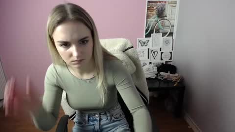 viktoria_lovely online show from February 26, 11:21 am