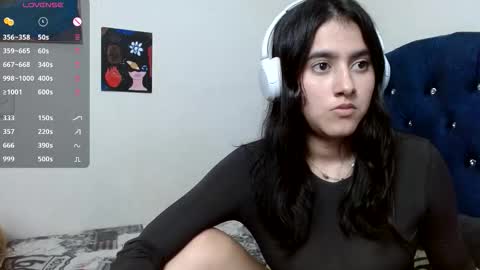 vikysexy28 online show from January 8, 3:10 am