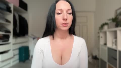 Vio online show from February 24, 9:08 am