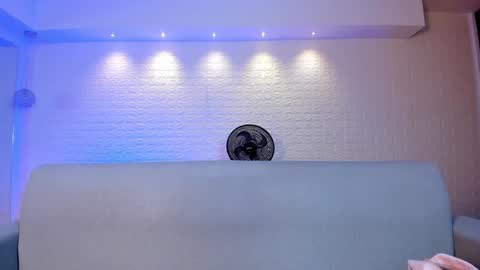 Violett  Everyday From 0530 to 1430 Col Time online show from January 25, 10:51 am