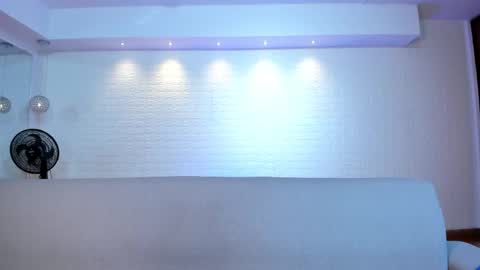 Violett  Everyday From 0530 to 1430 Col Time online show from December 17, 10:52 am