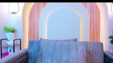 Violette online show from February 18, 10:25 am