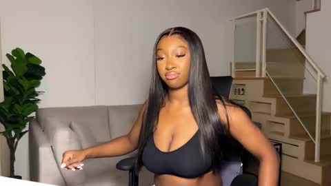 Fantasy Black Girl online show from December 16, 4:13 pm